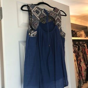 Sleeveless Aztec print top
